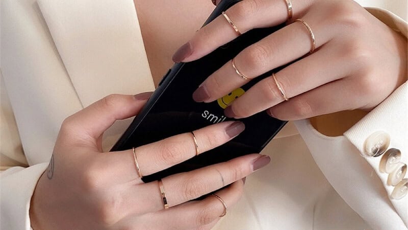 nữ đeo nhẫn ngón nào để thu hút tài lộc